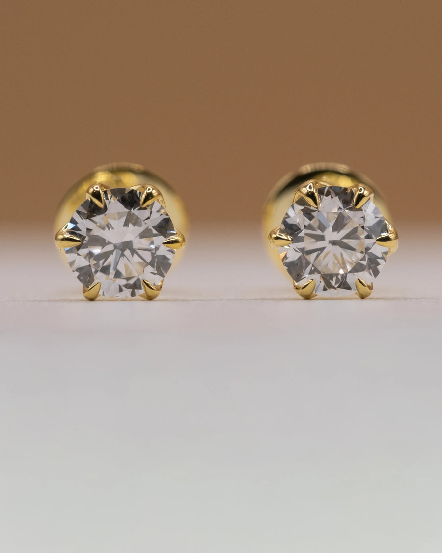 1 carat stud earrings in yellow gold plated 925 silver with two 0.50 ct lab-grown diamonds