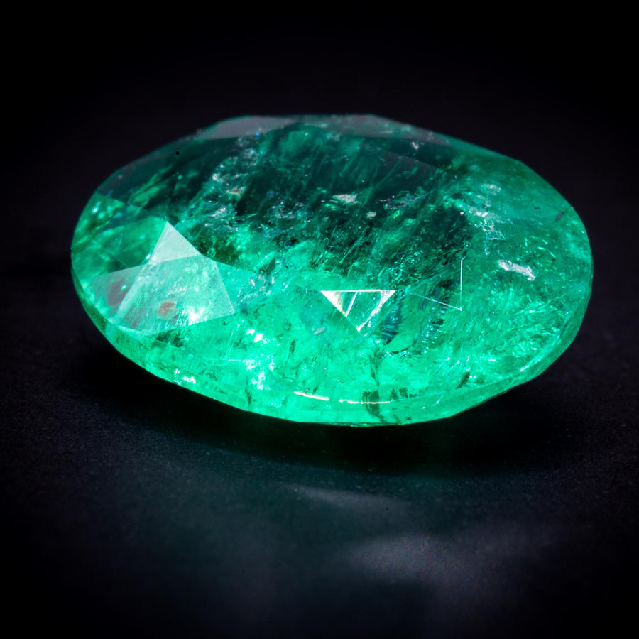 1.82 ct natural vivid green Colombian emerald, oval, minor to no oil