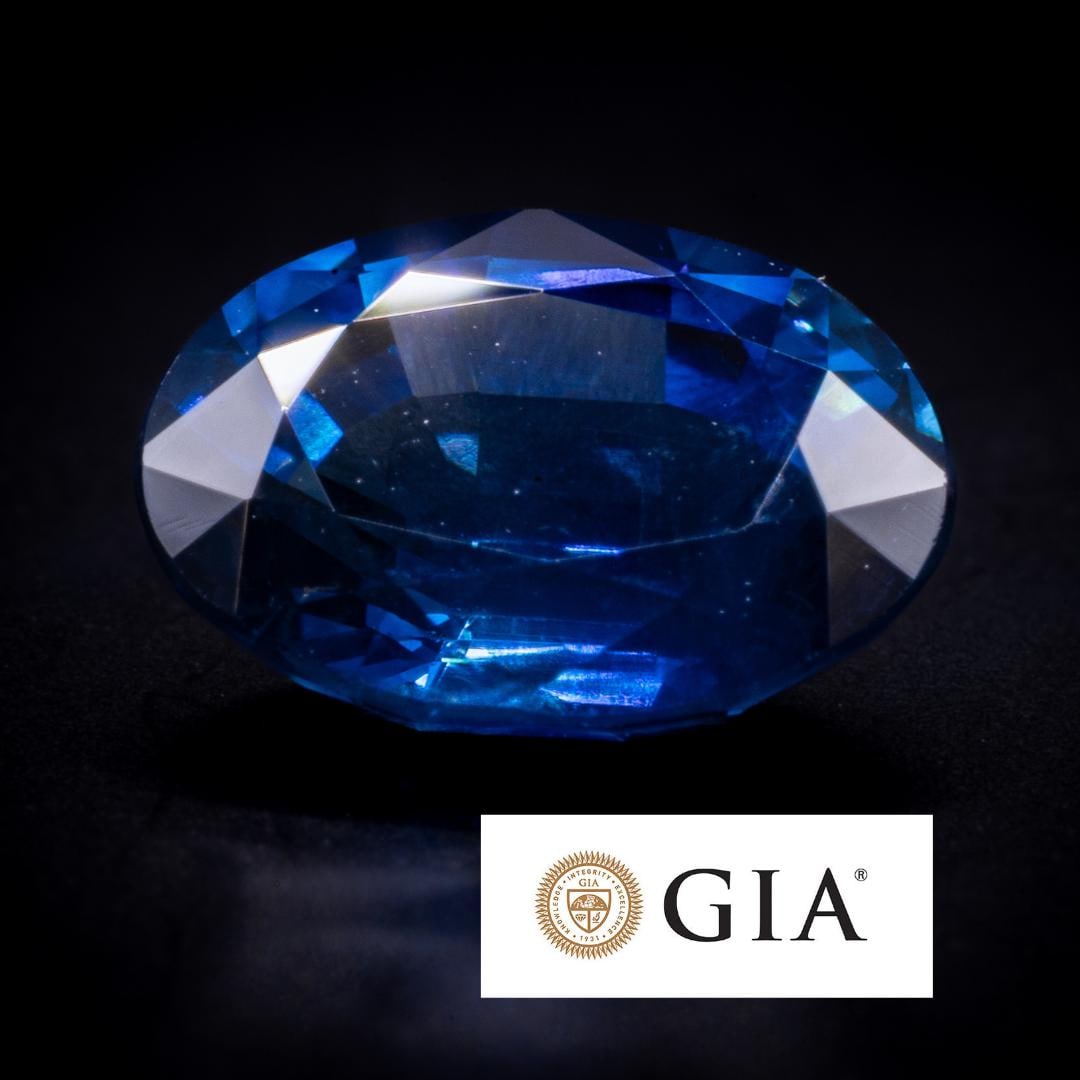 GIA certified 1.65 ct royal blue oval sapphire, loose