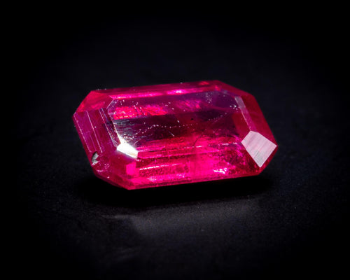 Rubin aus Mosambik im Smaragdschliff, 0.60 ct, lose