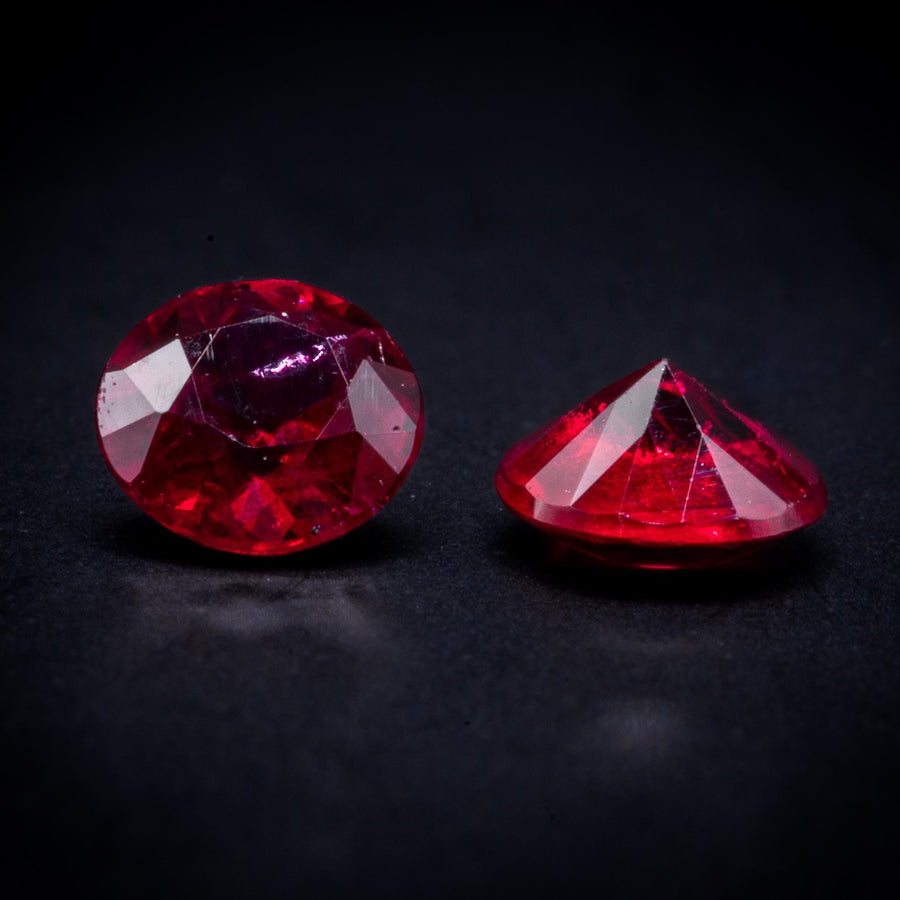 0.46 ct Mozambique ruby matched pair, 3.5 mm rounds