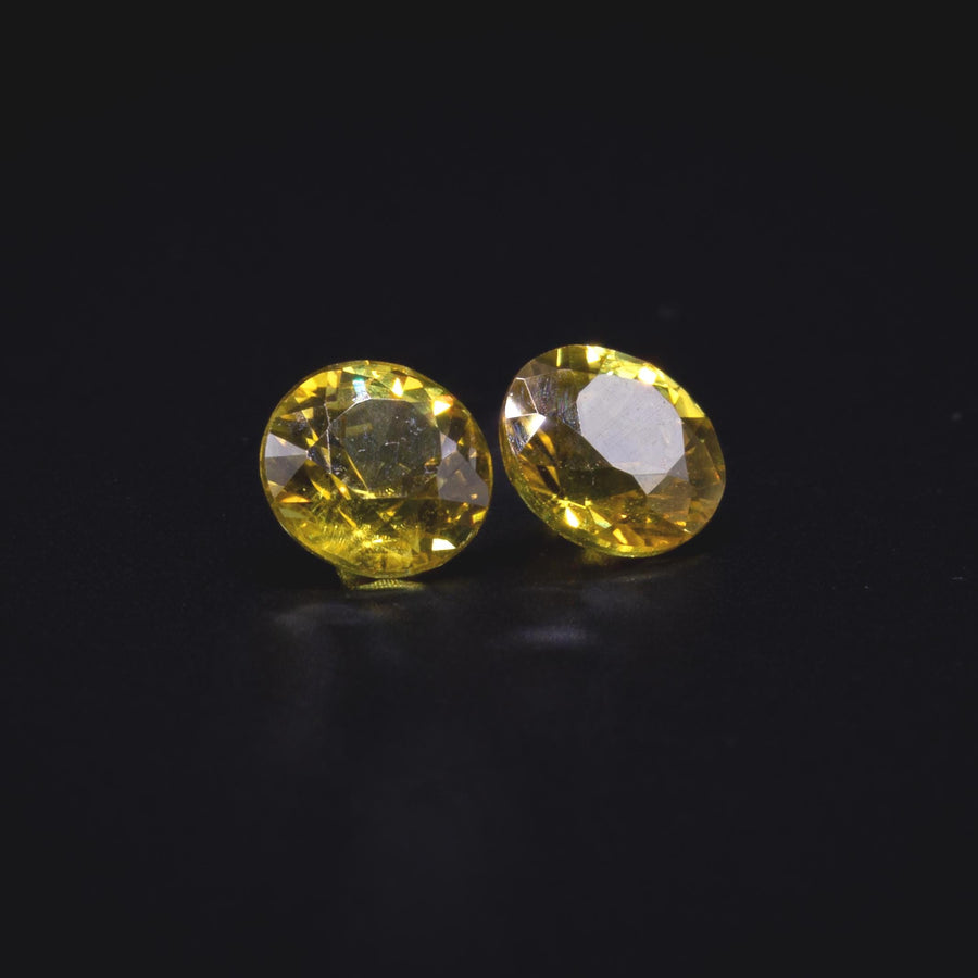 0.70 ct Thai yellow sapphire pair, 4 mm rounds