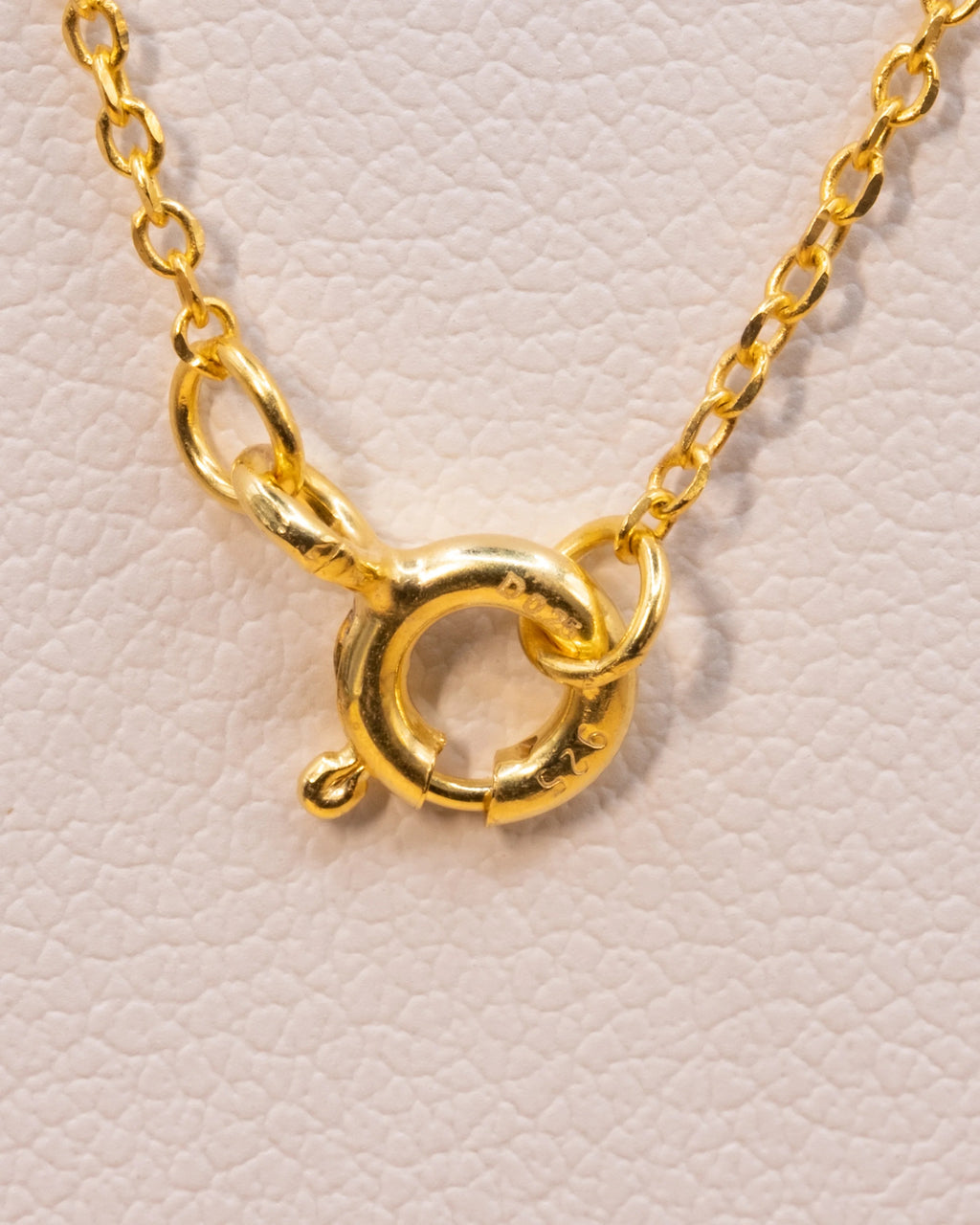 Spring ring clasp on the yellow gold plated 925 silver chain