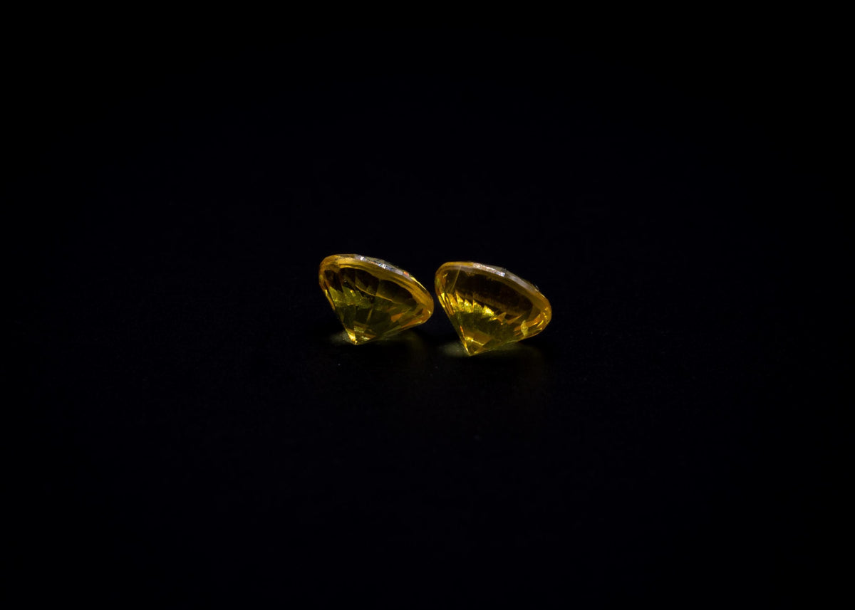 0.68 ct yellow sapphire matched pair, 4 mm rounds, view 7