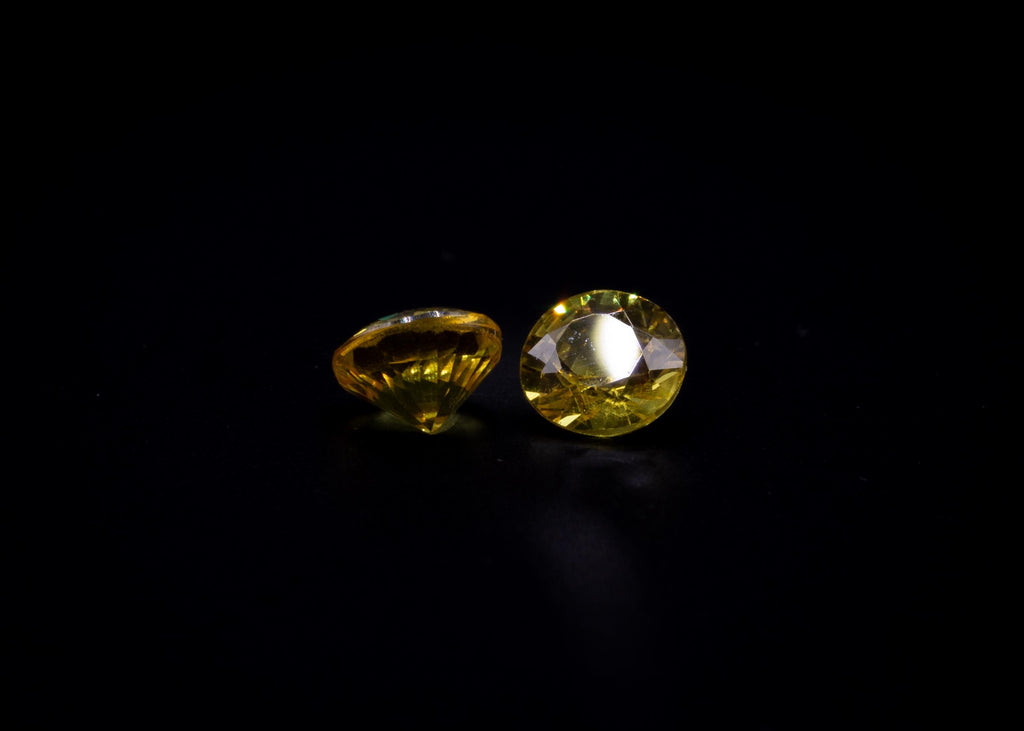 0.70 ct Thai yellow sapphire pair, 4 mm rounds, view 5