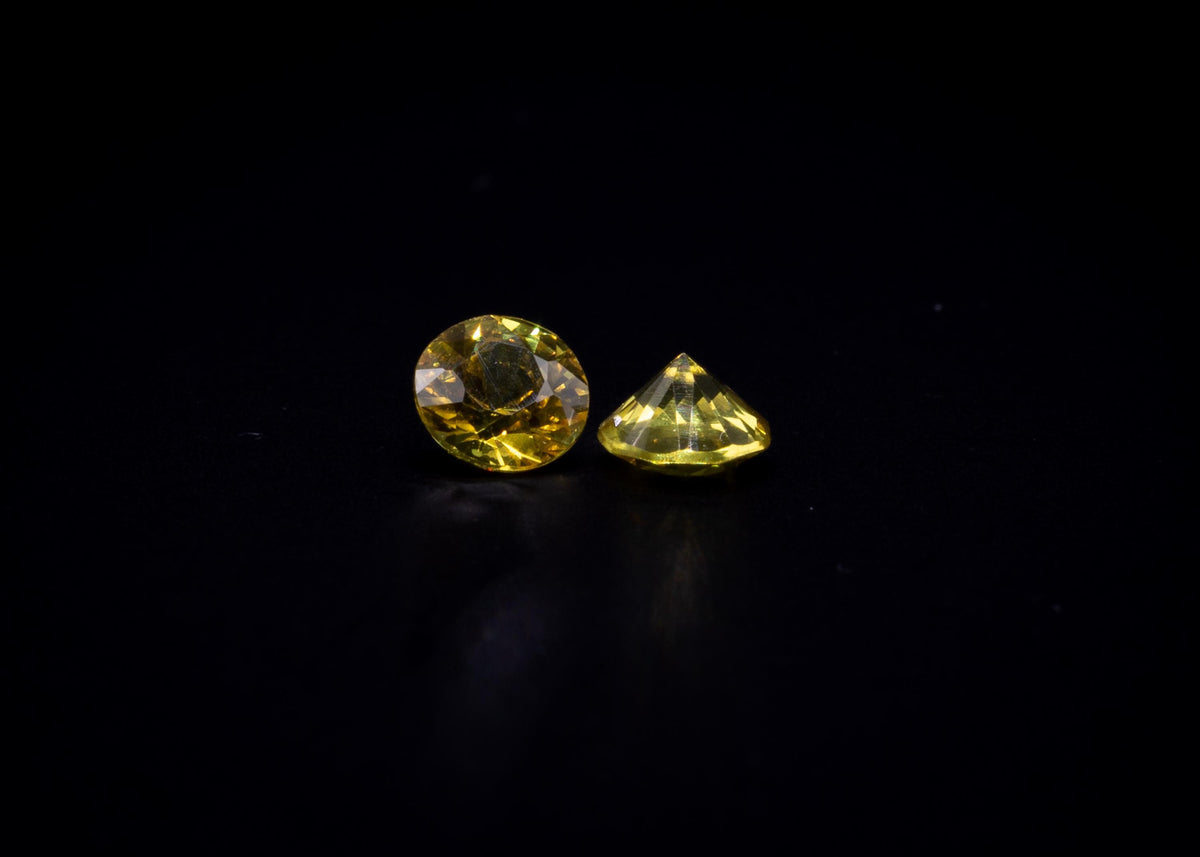 0.65 ct golden yellow sapphire pair, 4 mm rounds, view 4