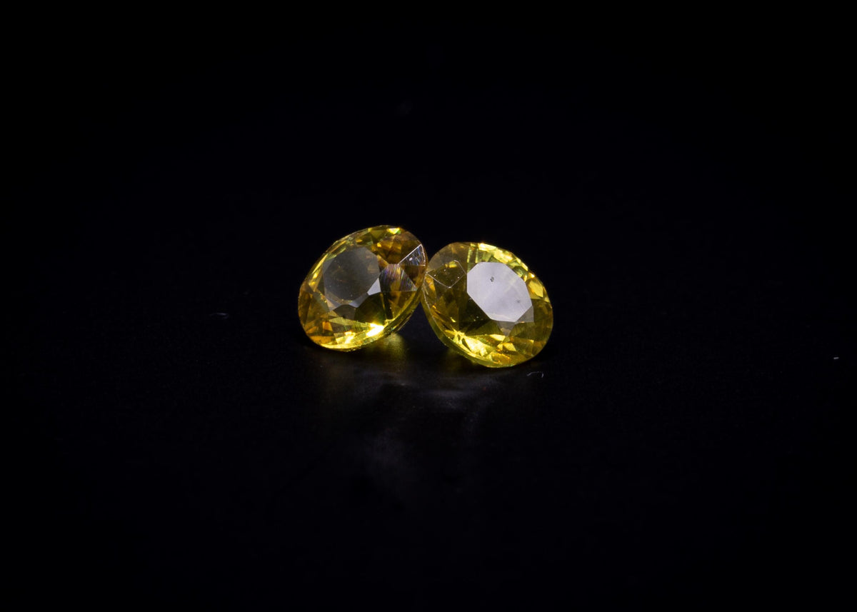 0.65 ct golden yellow sapphire pair, 4 mm rounds, view 5