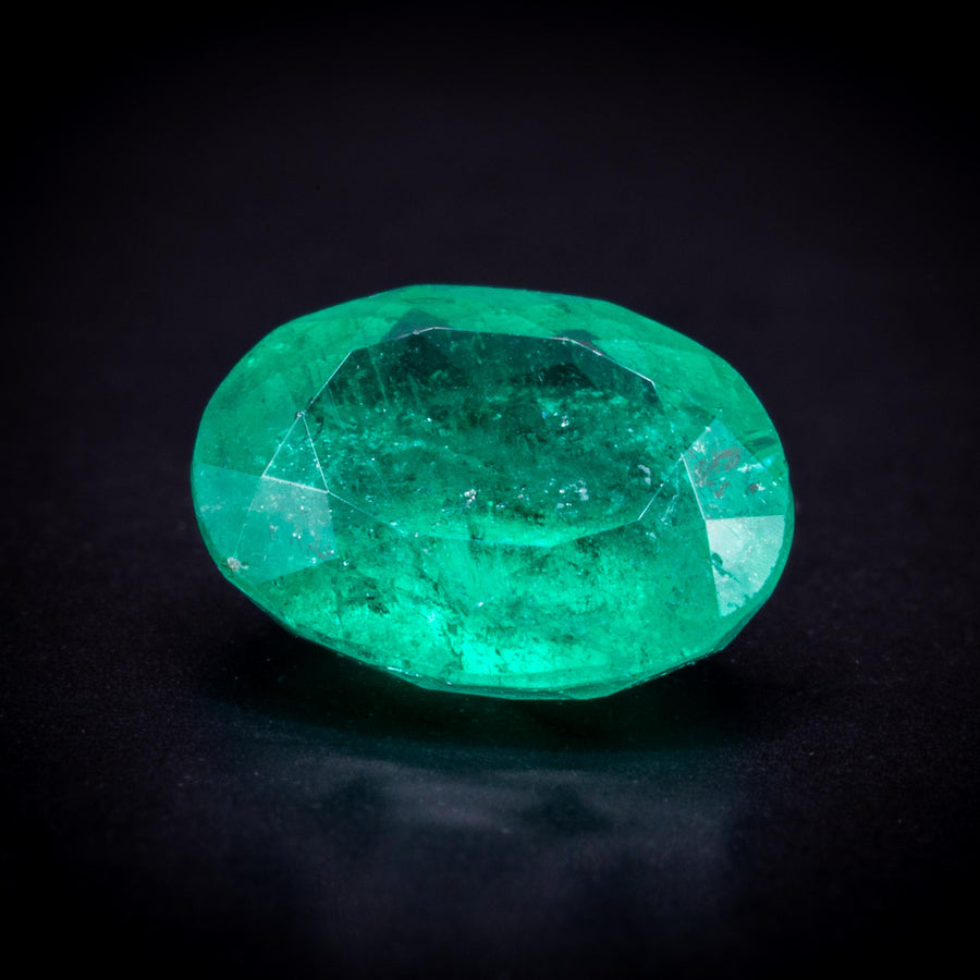 0.95 ct natural vivid green Colombian emerald, oval, minor to no oil