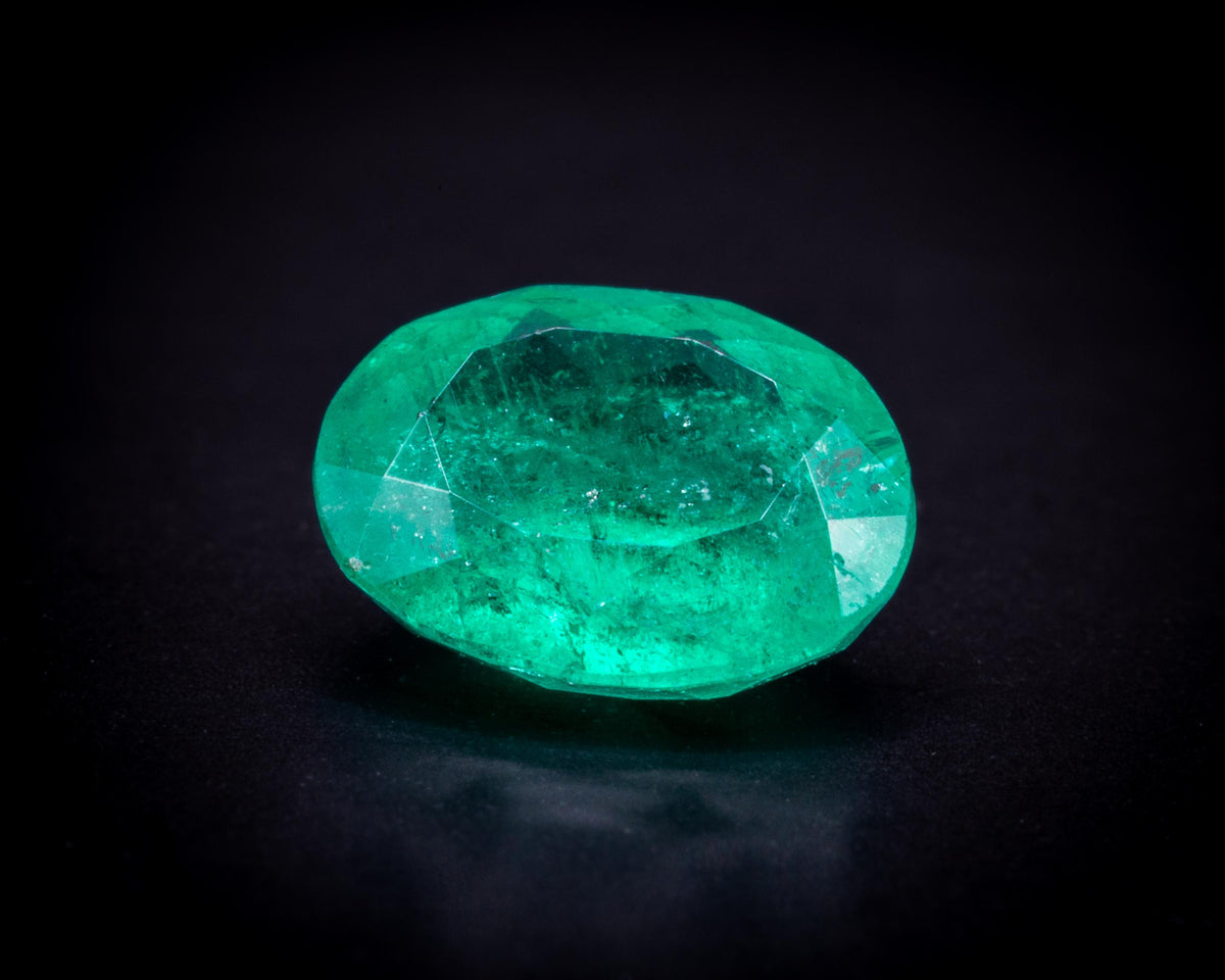 0.95 ct untreated no-oil Colombian emerald, oval