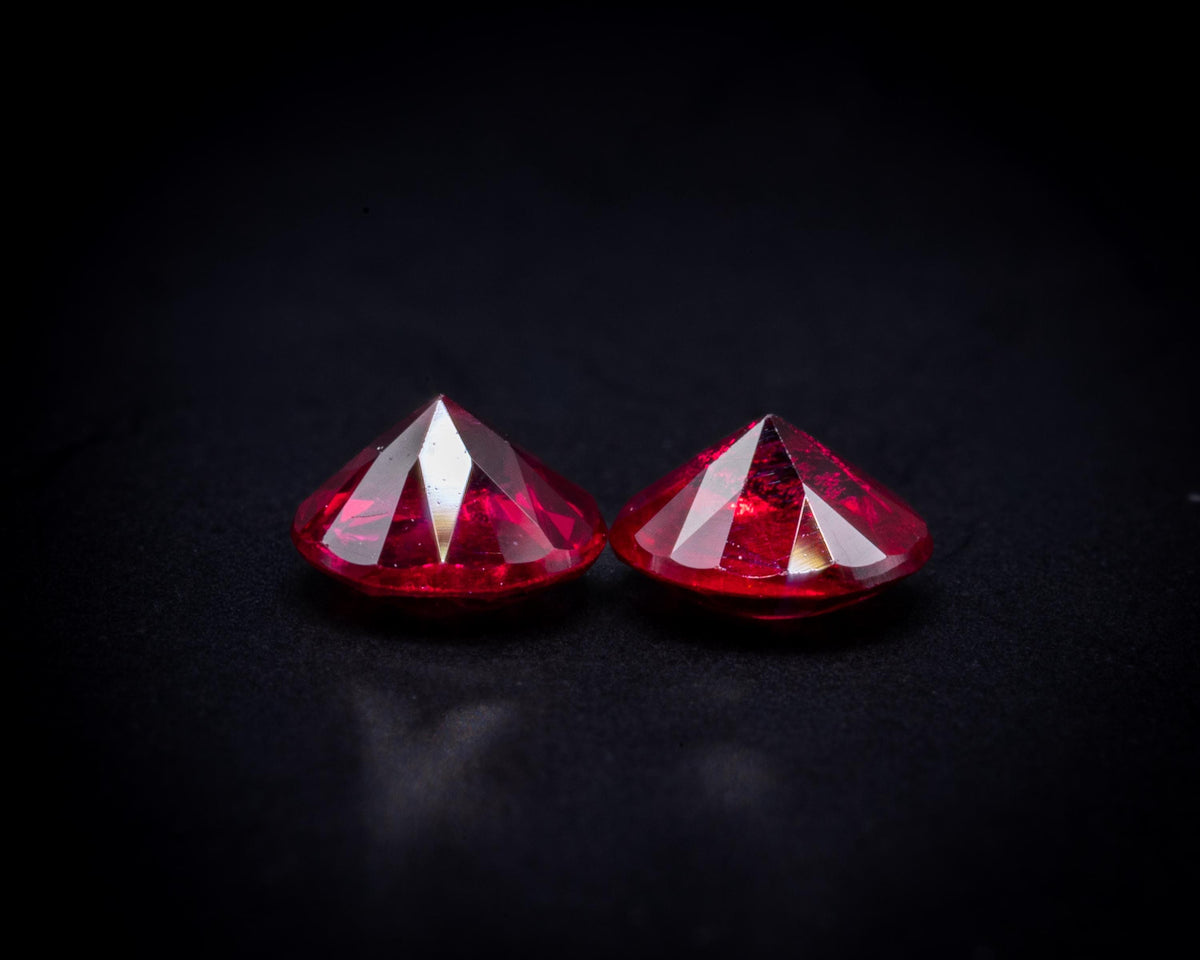 0.46 ct Mozambique ruby matched pair, 3.5 mm rounds, view 4