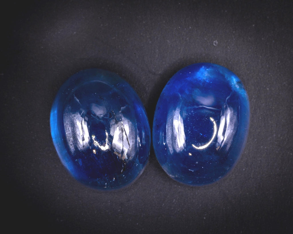 Blausaphir-Cabochon-Paar aus Madagaskar, 5.93 ct, oval