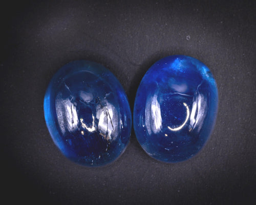 Blausaphir-Cabochon-Paar aus Madagaskar, 5.93 ct, oval