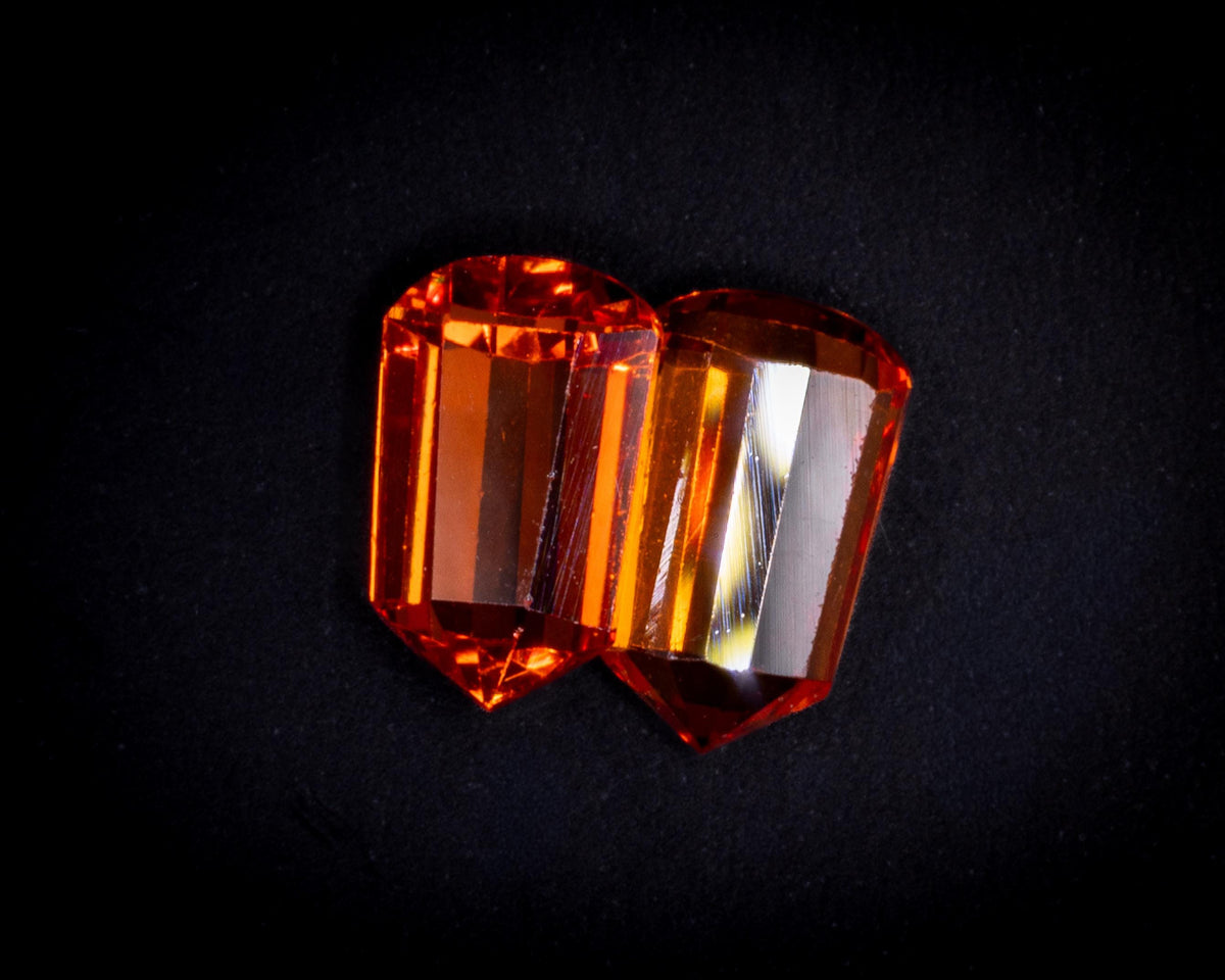 Paire de saphirs orange vintage 1.06 ct, taille bullet, vue 6
