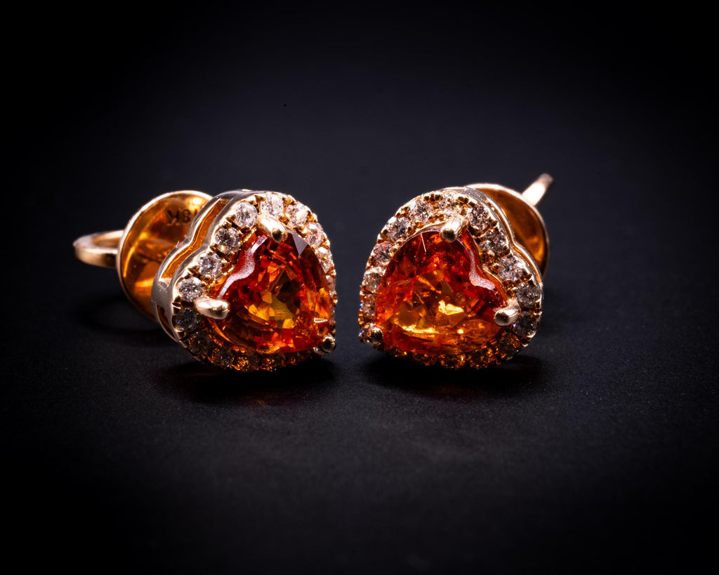 Puces d'oreilles cœur halo saphir orange et diamants en or 18K, vue 5