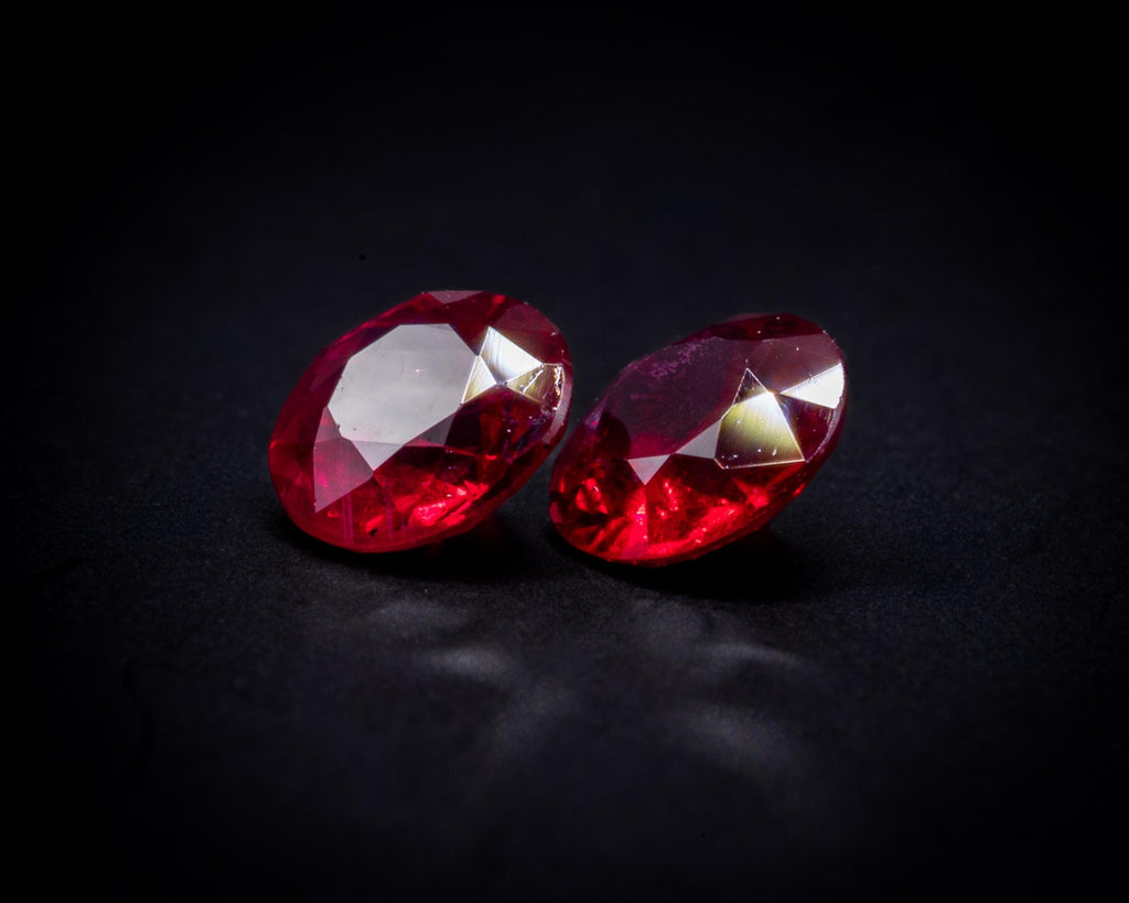 0.46 ct Mozambique ruby matched pair, 3.5 mm rounds, view 3