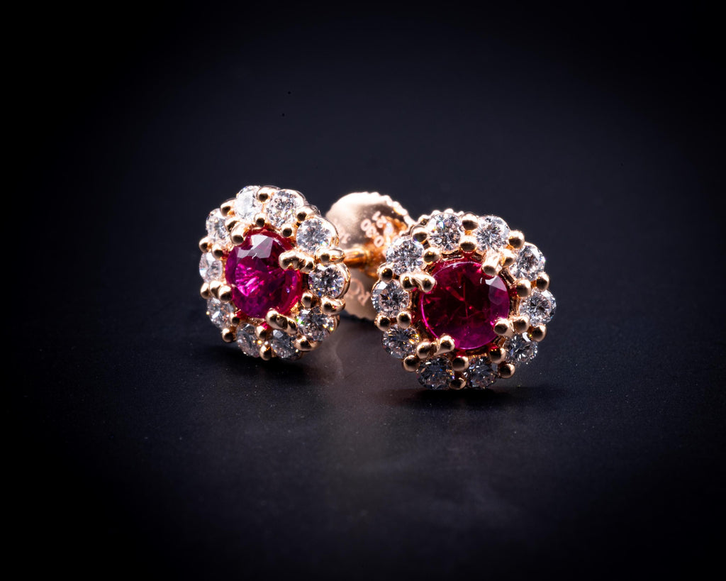 Orecchini a lobo halo con rubini e diamanti in oro rosa 18K, vista 12