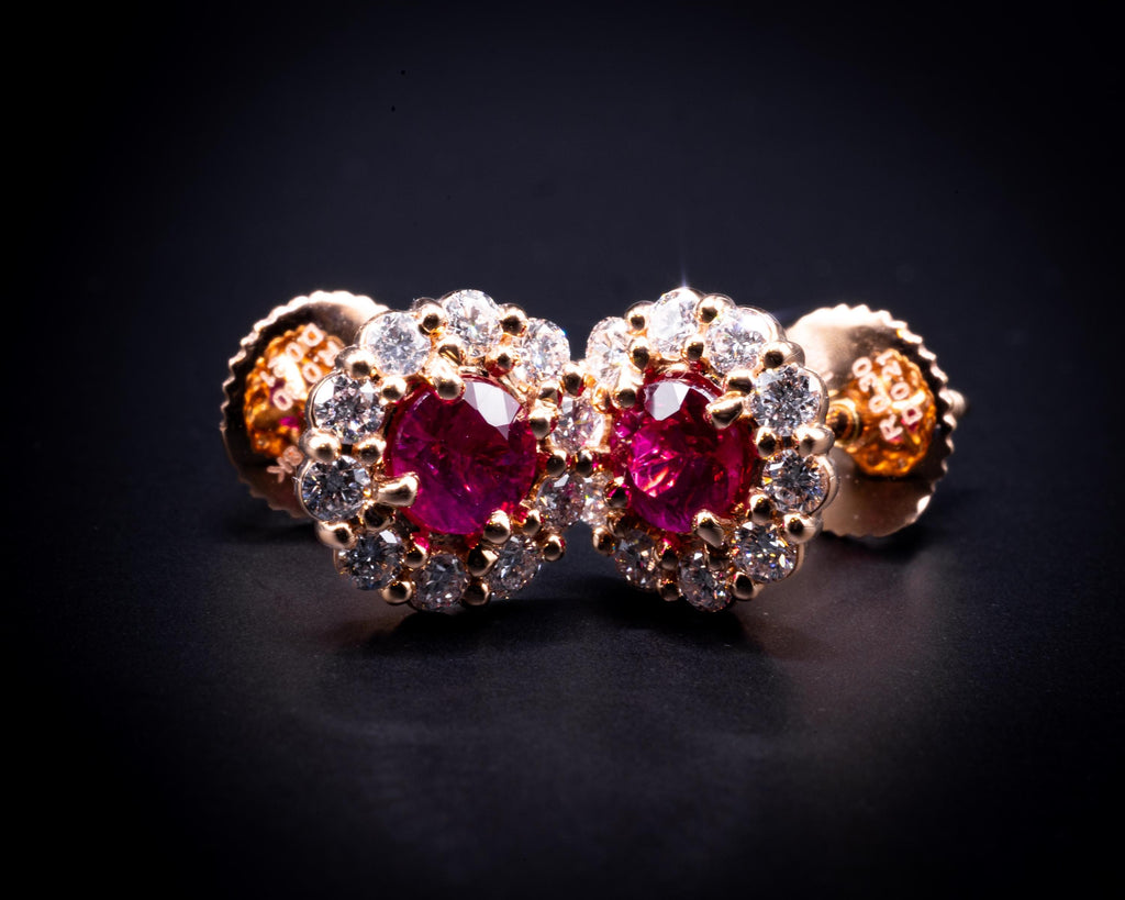 Orecchini a lobo halo con rubini e diamanti in oro rosa 18K, vista 11