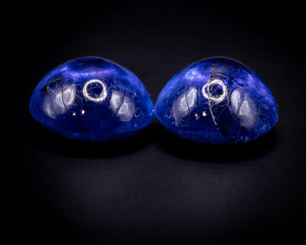 Bleiglasgefülltes blaues Saphir-Cabochon-Paar, 7.90 ct, 9x7 mm oval
