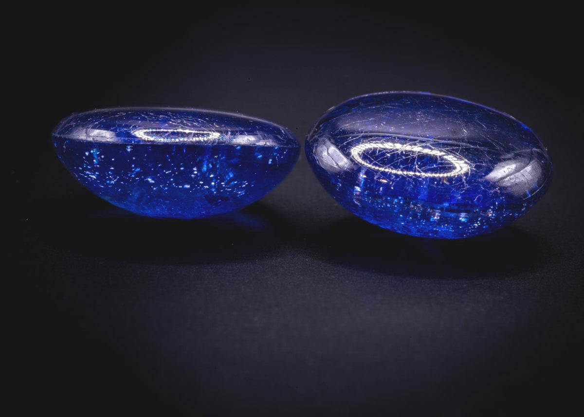 Bleiglasgefülltes blaues Saphir-Cabochon-Paar, 7.90 ct, 9x7 mm oval, Ansicht 7