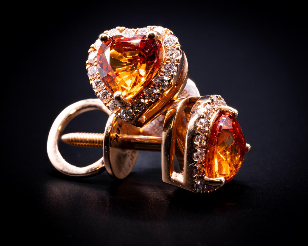 Puces d'oreilles cœur halo saphir orange et diamants en or 18K, vue 6