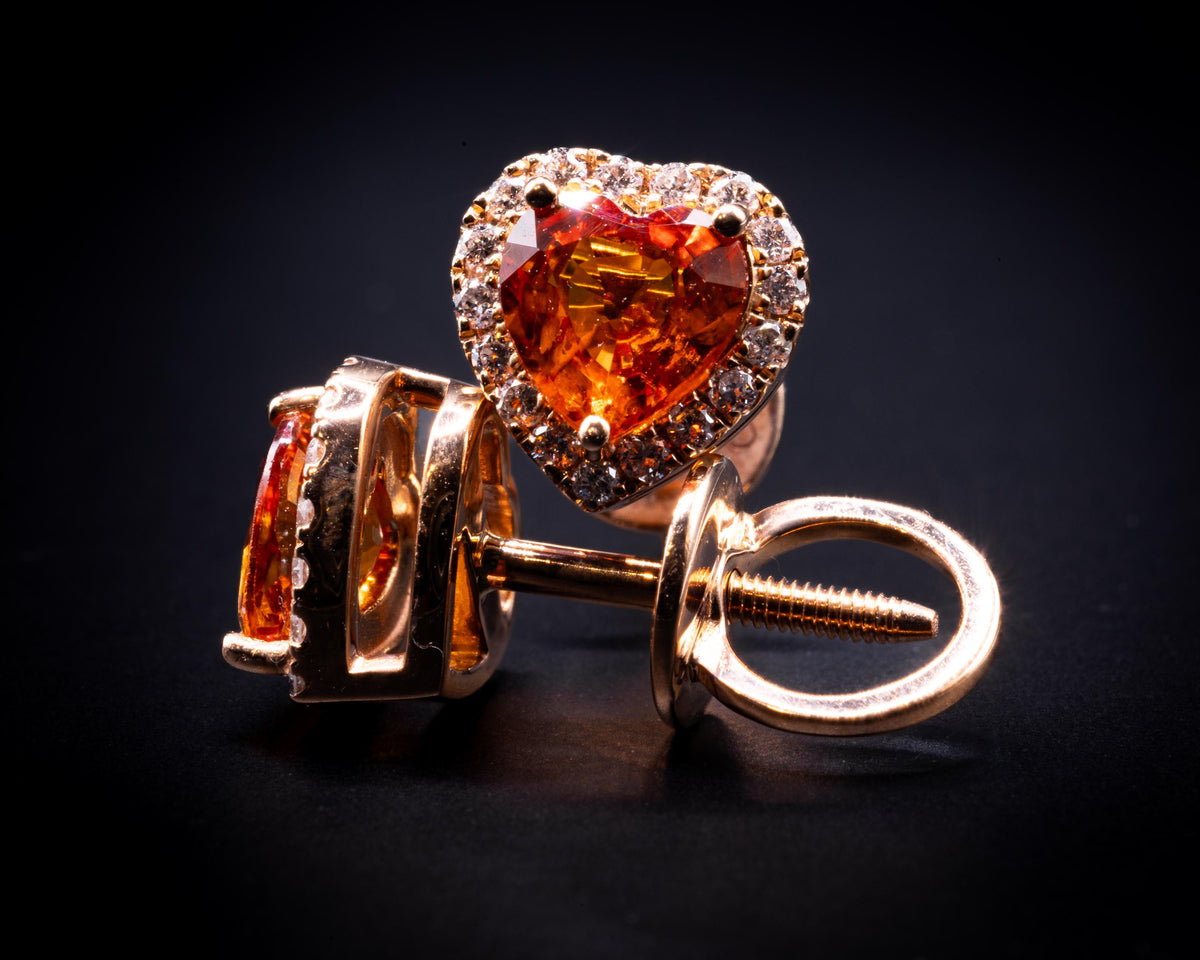 Puces d'oreilles cœur halo saphir orange et diamants en or 18K, vue 8