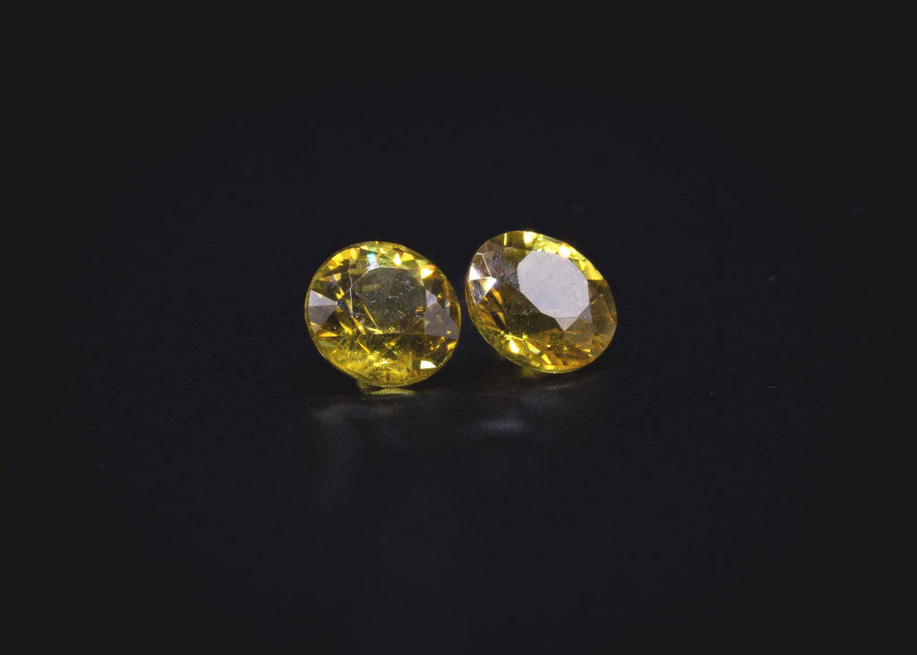 0.70 ct Thai yellow sapphire pair, 4 mm rounds