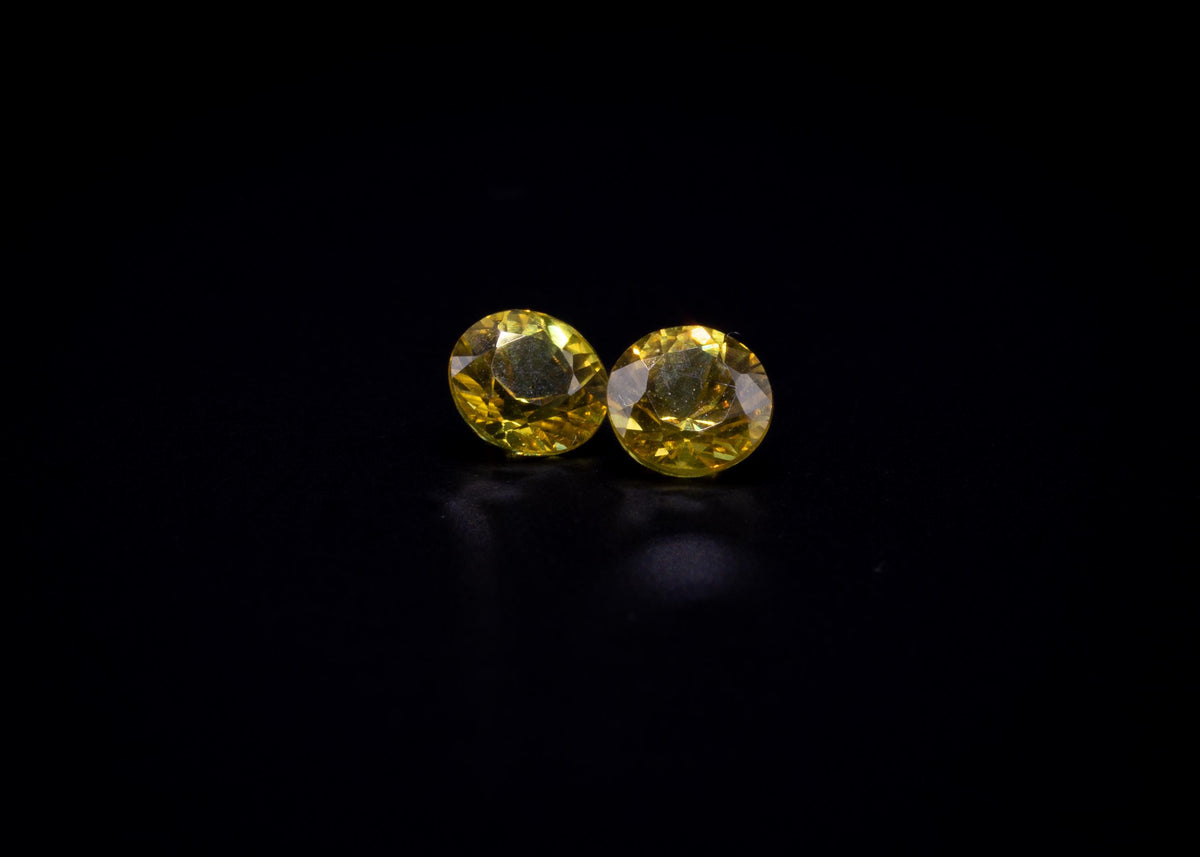 0.68 ct yellow sapphire matched pair, 4 mm rounds