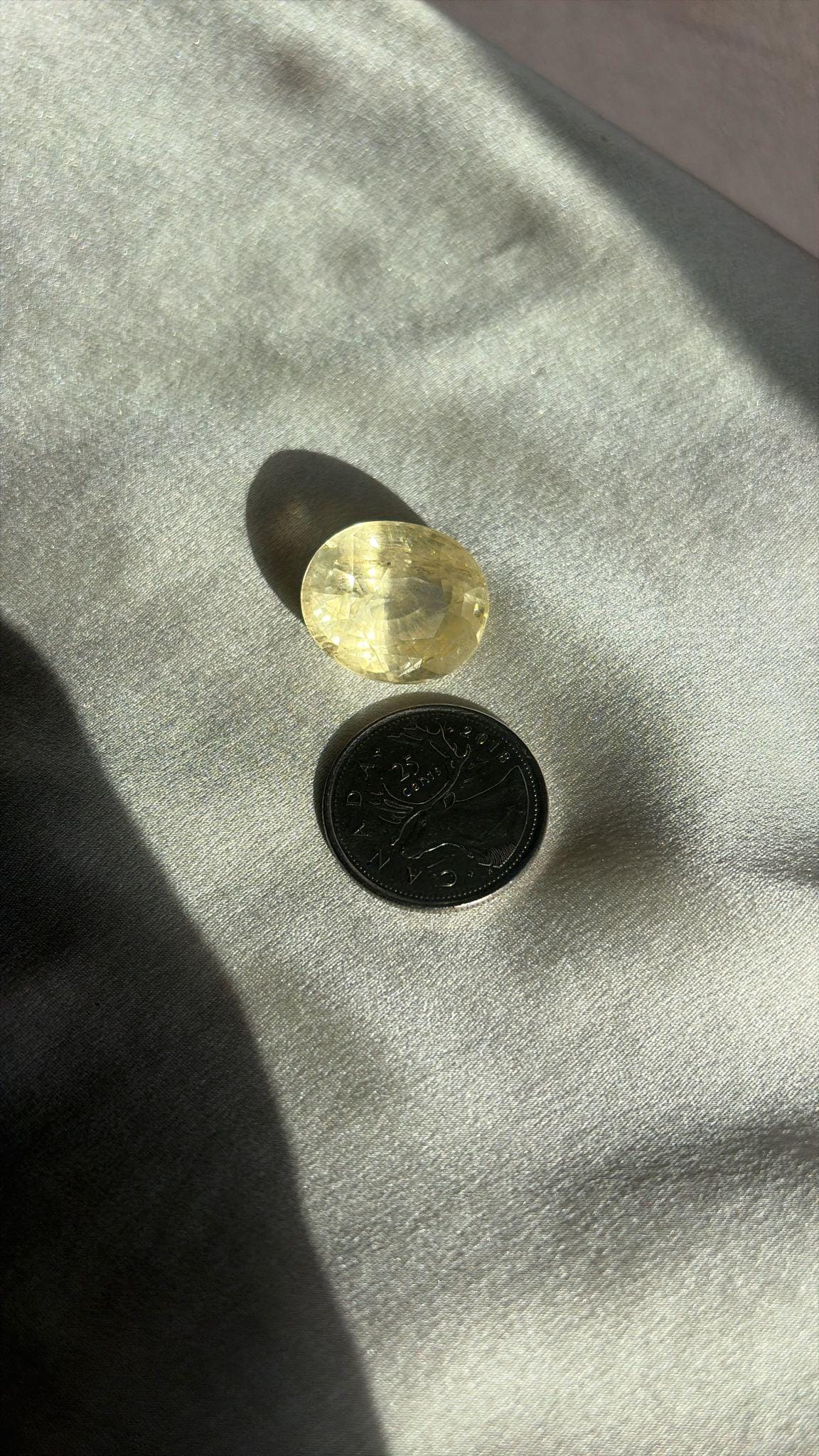Zaffiro giallo di Ceylon antico non riscaldato da 39.42 ct, ovale, vista 7
