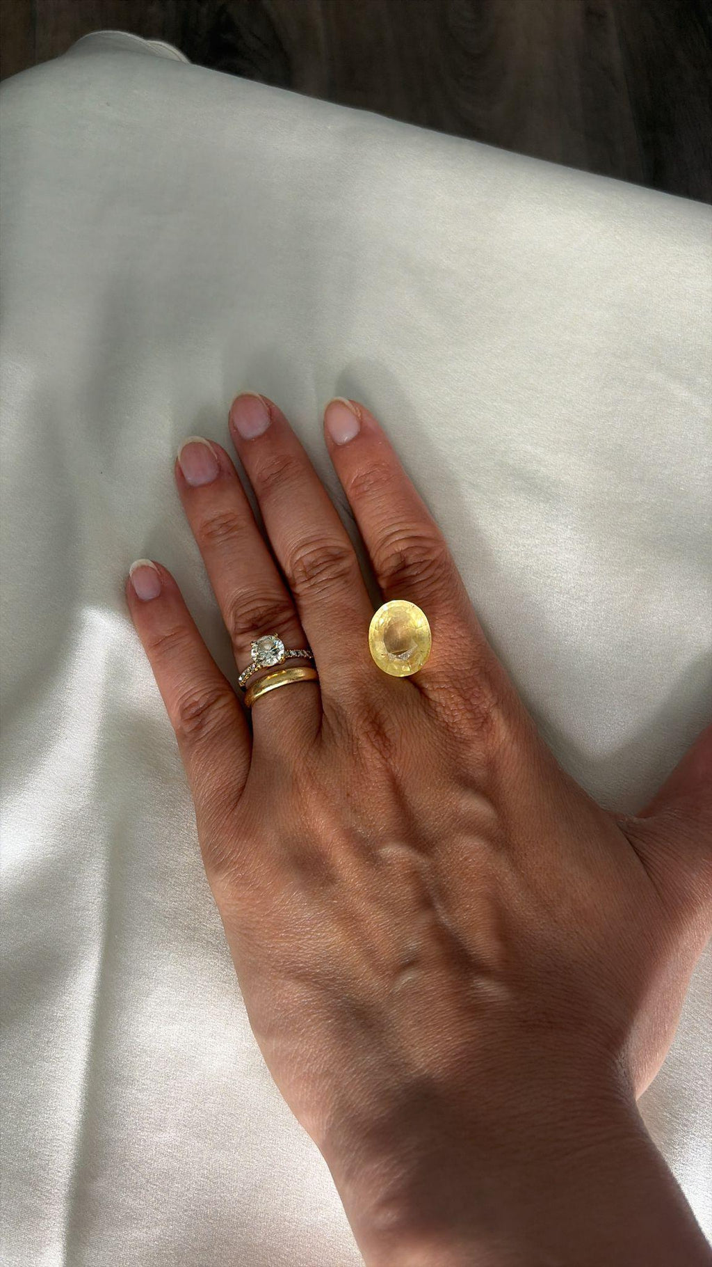 Zafiro amarillo de Ceilán antiguo sin calentar de 17.60 ct, oval, vista 11