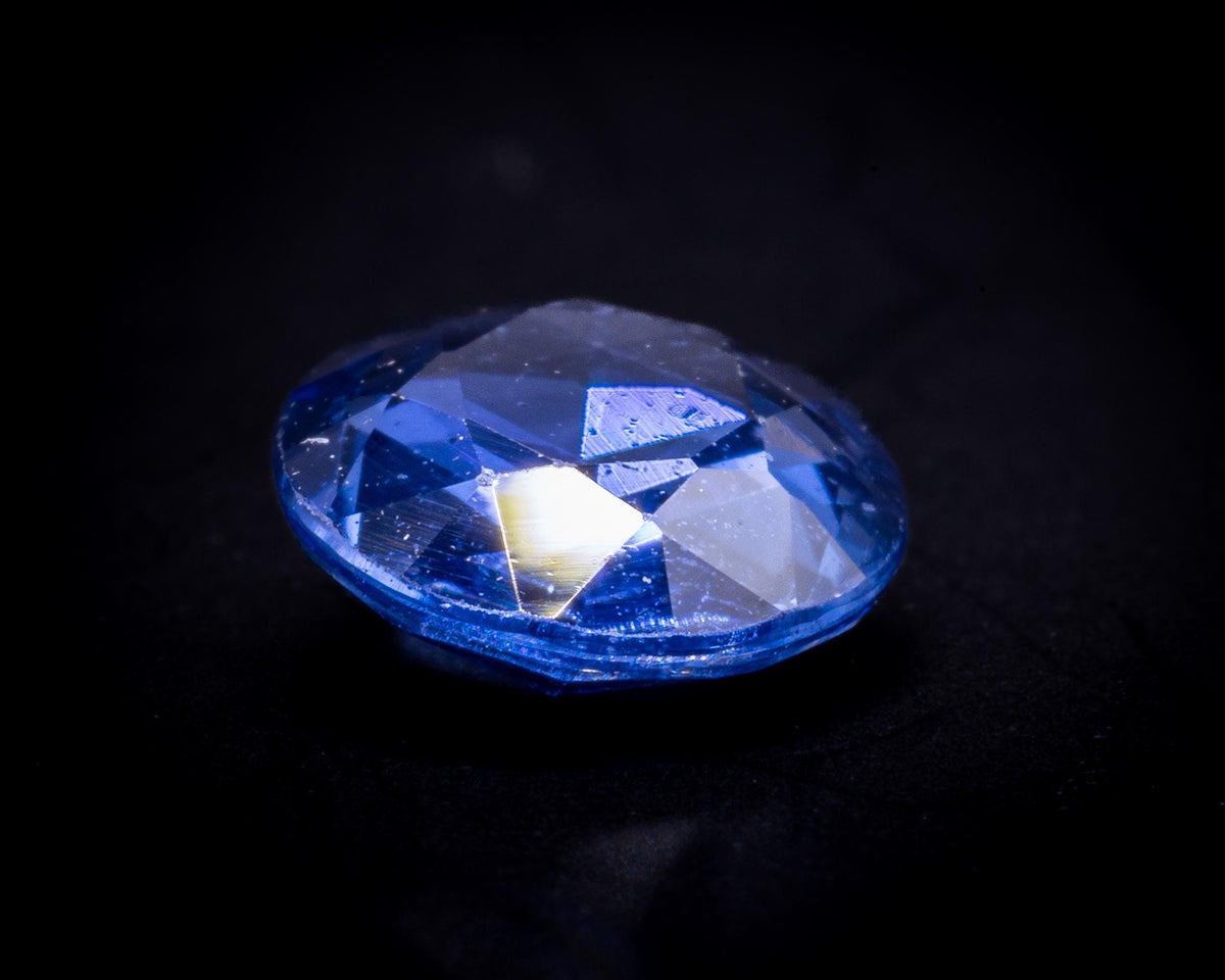 Vintage 1930s rose cut light blue Ceylon sapphire, 0.83 ct, view 4