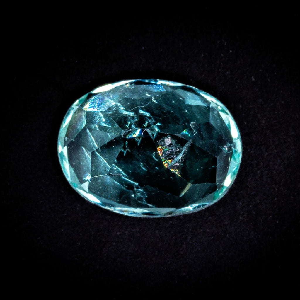 Émeraude de Colombie vert menthe non traitée, sans huile, 0.995 ct, ovale, vue 8