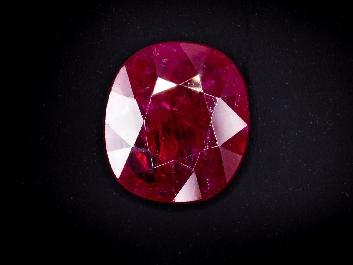 3.15 ct flat cut Mozambique ruby, loose, view 4