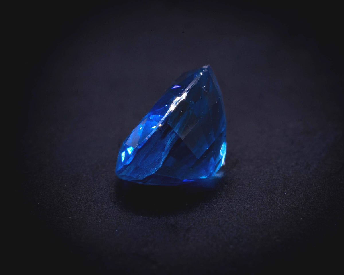 Zaffiro ovale blu reale 1.65 ct certificato GIA, sciolto, vista 8