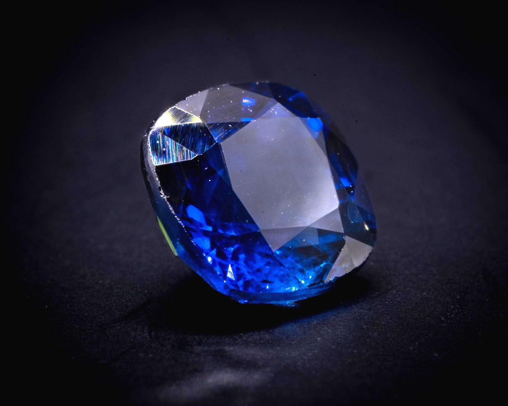 Königsblauer Saphir im quadratischen Kissenschliff, 1.06 ct, lose, Ansicht 3