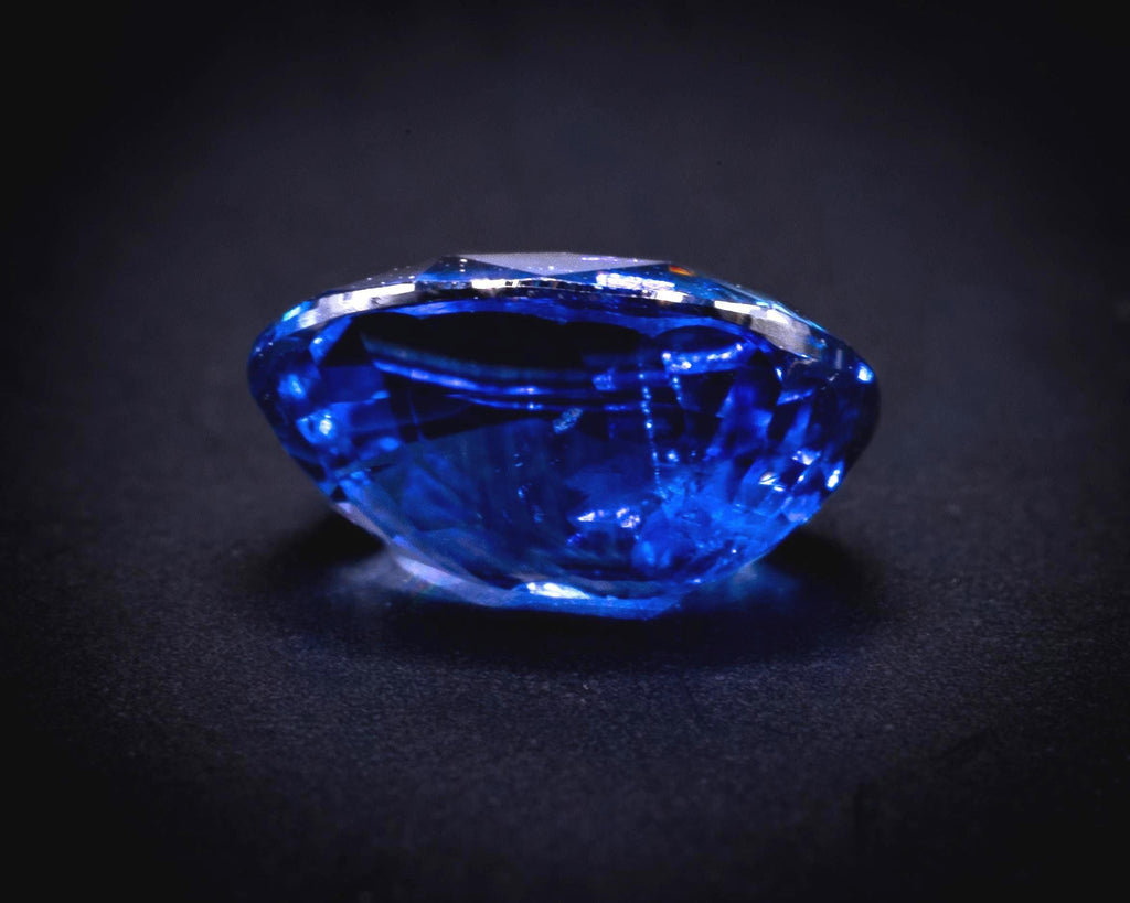 AGL-zertifizierter kornblumenblauer Ceylon-Saphir, 1.03 ct, ovaler Treppenschliff, Ansicht 6