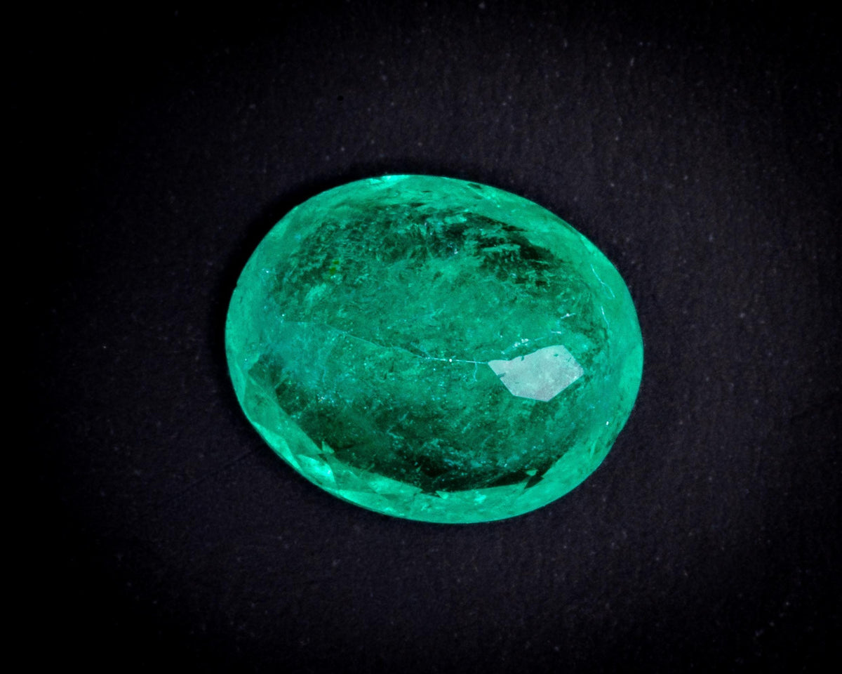 0.95 ct 무처리 노 오일 콜롬비아 에메랄드, 오벌, 보기 7