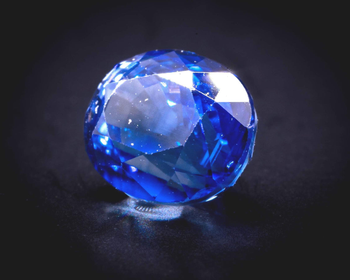 AGL certified 1.09 ct cornflower blue Ceylon sapphire, oval, view 3