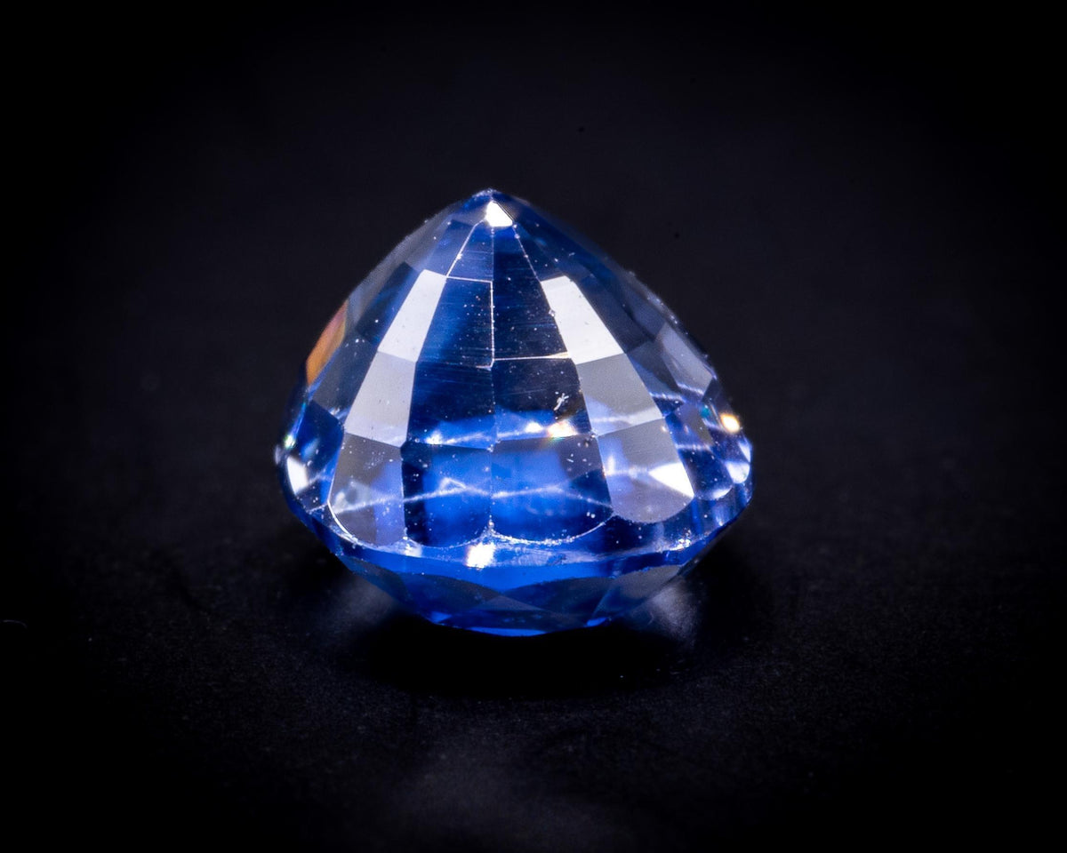 AGL鑑別書付き 1.09 ct コーンフラワーブルー セイロンサファイア、オーバル（画像8）