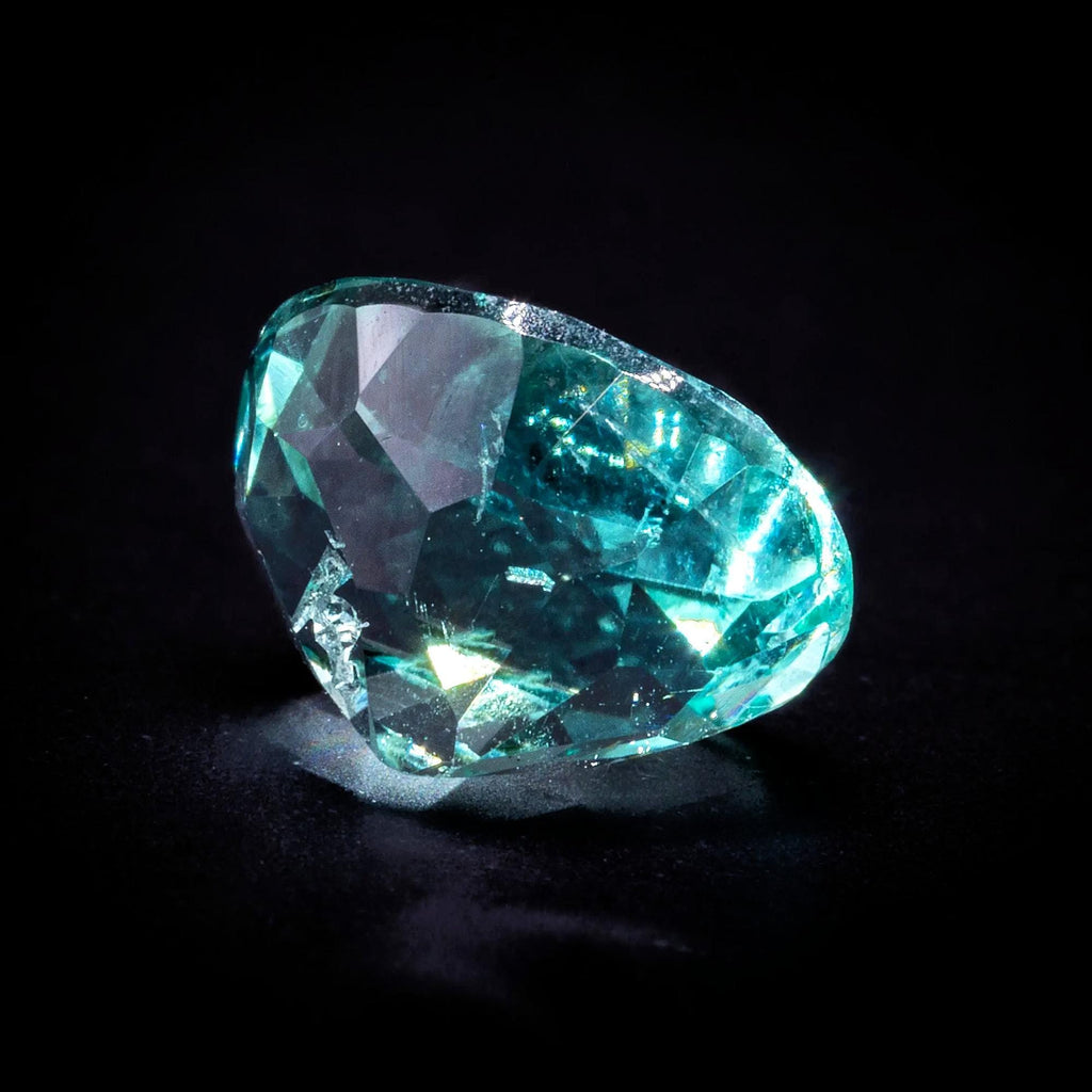 Émeraude de Colombie vert menthe non traitée, sans huile, 0.995 ct, ovale, vue 6