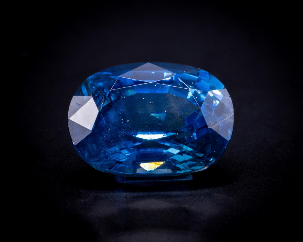 AGL-zertifizierter Ceylon-Blausaphir, 1.15 ct, ovaler Treppenschliff, Ansicht 3