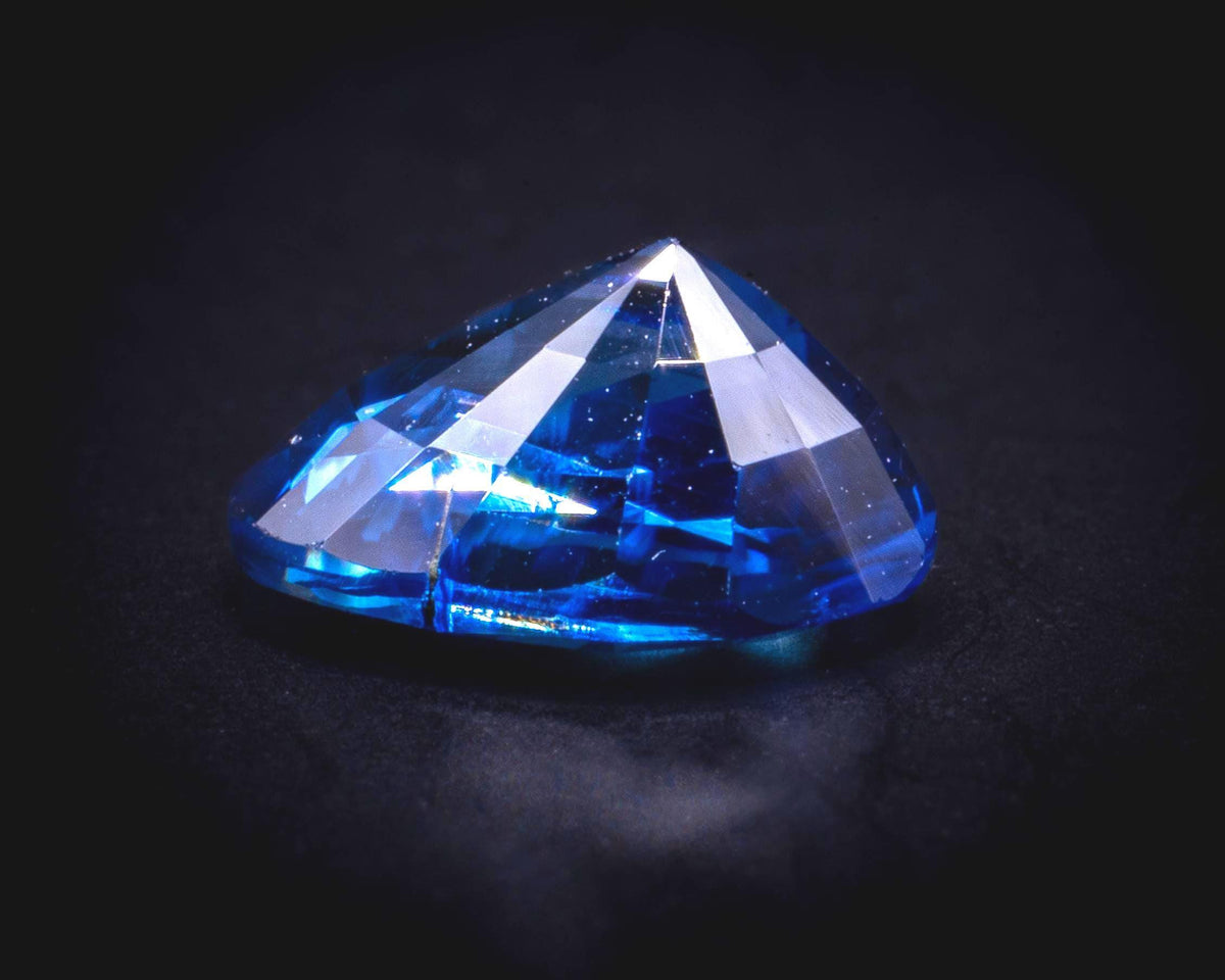 Zaffiro di Ceylon blu reale da 1.07 ct certificato AGL, ovale, vista 9