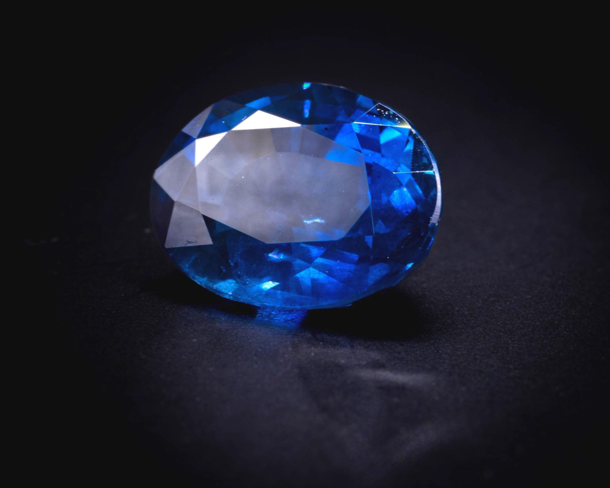 Zaffiro ovale blu reale 1.65 ct certificato GIA, sciolto, vista 7