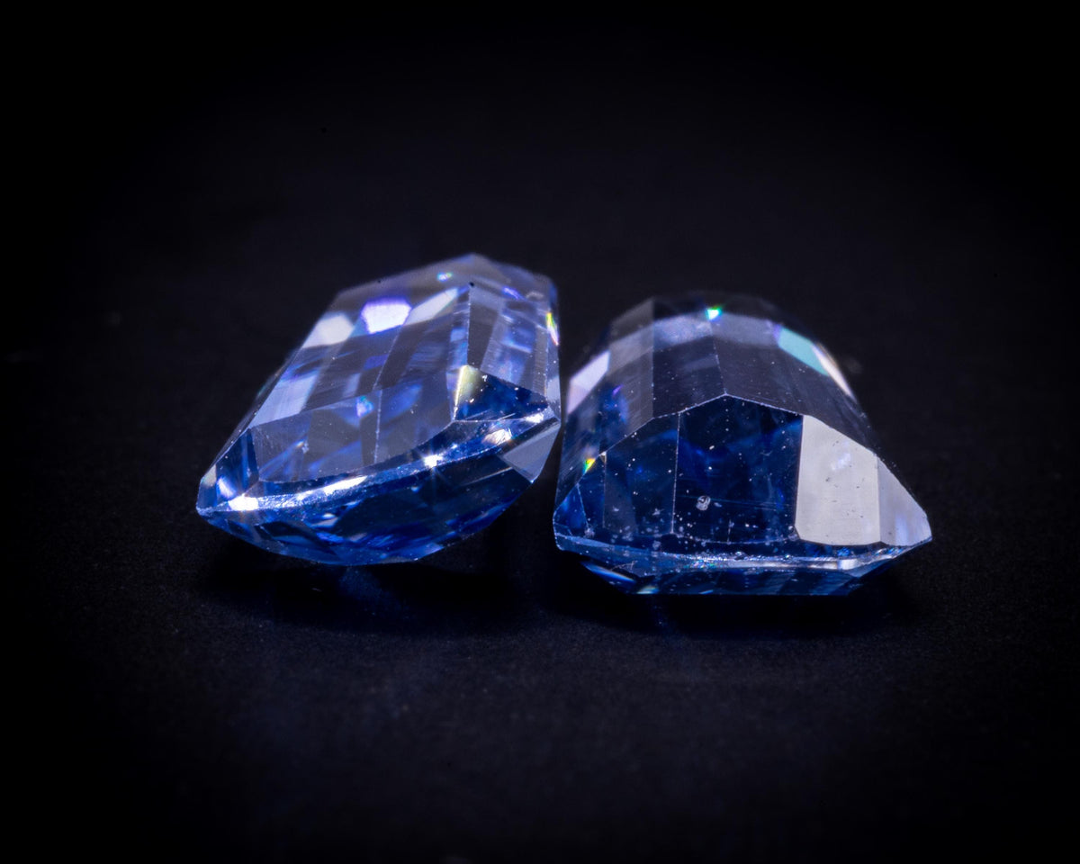 2.39 ct vintage blue sapphire bullet pair, end view showing depth