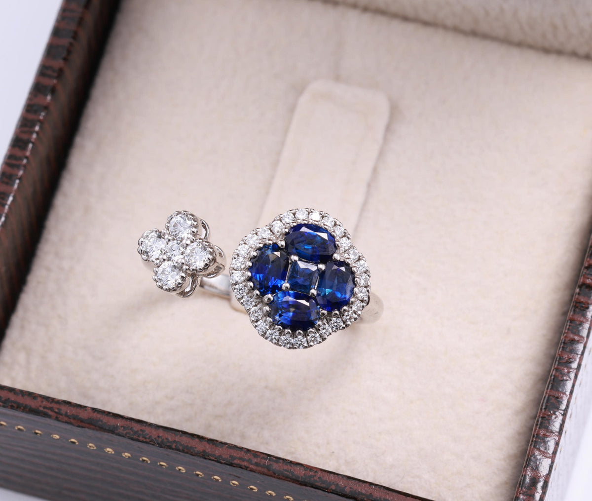 Blue Sapphire Clover Toi et Moi Ring with Diamonds, 18K White Gold