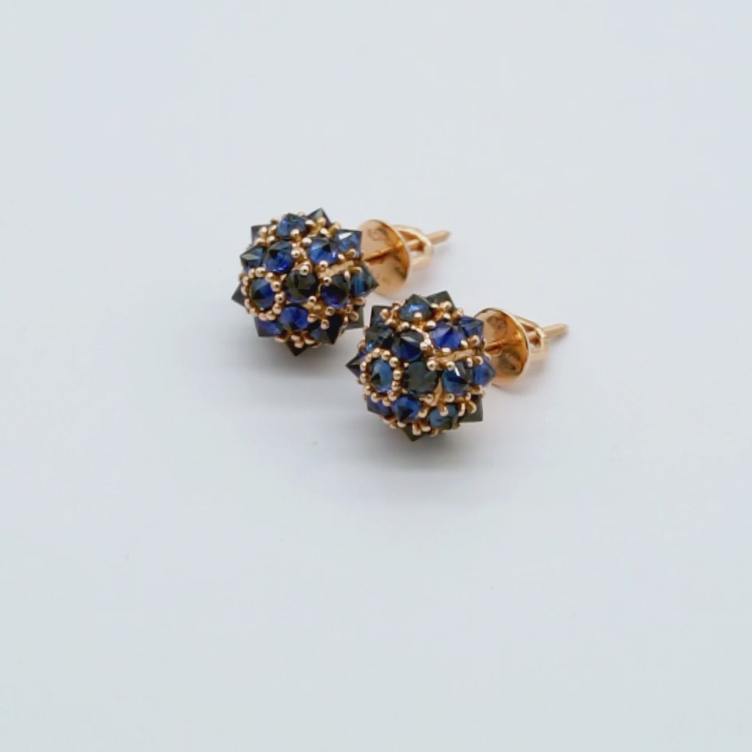 Blue sapphire spike ball stud earrings in 18K gold, view 4