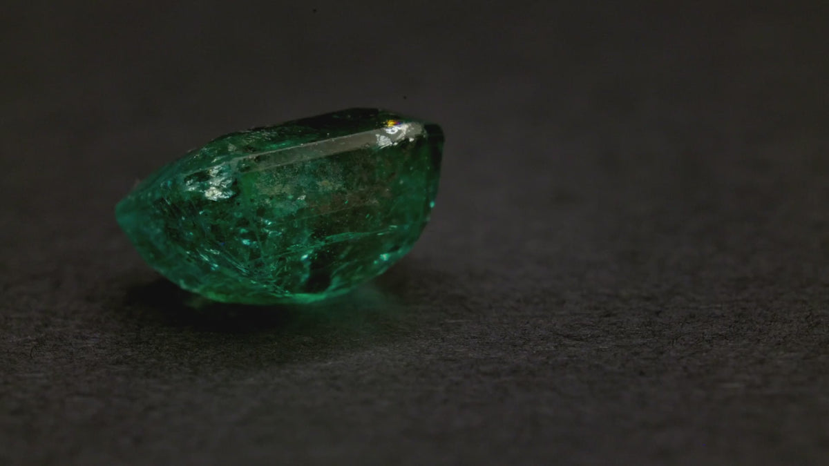 2.51 ct Zambian emerald, emerald cut, loose, view 2