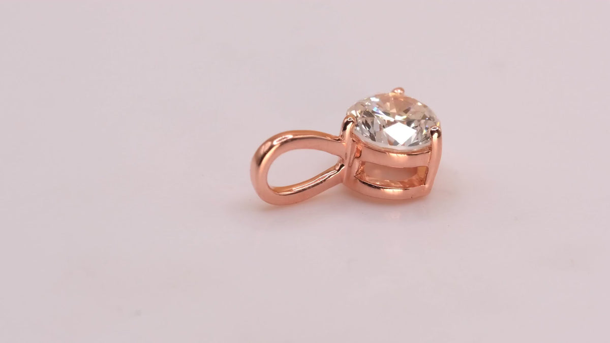Video: rose gold plated 0.25 ct diamond pendant, close up of the sparkle