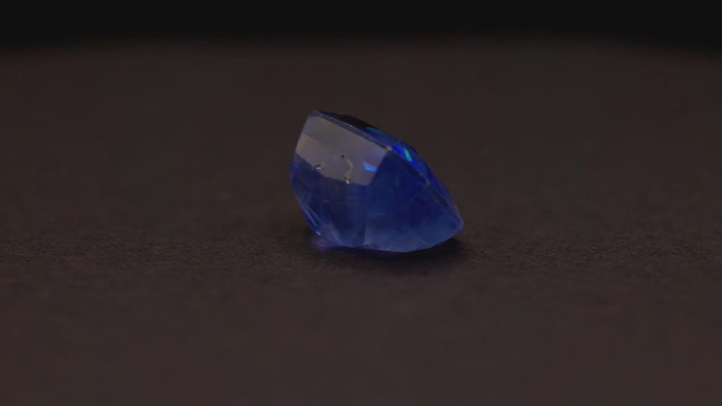10.01 ct unheated cornflower blue Ceylon sapphire, cushion, view 3