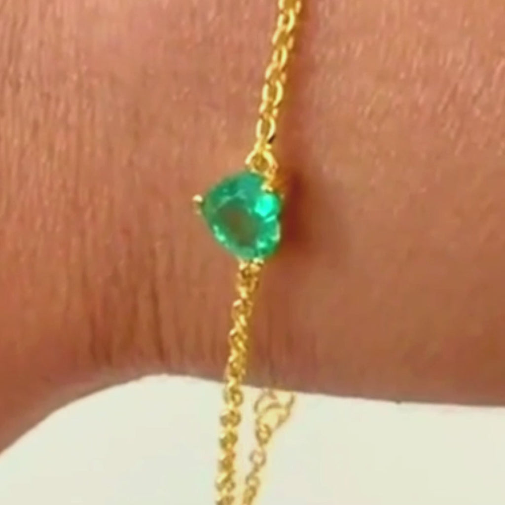 Video: natural Zambian emerald heart bracelet close-ups, the three finishes and the spring ring clasp