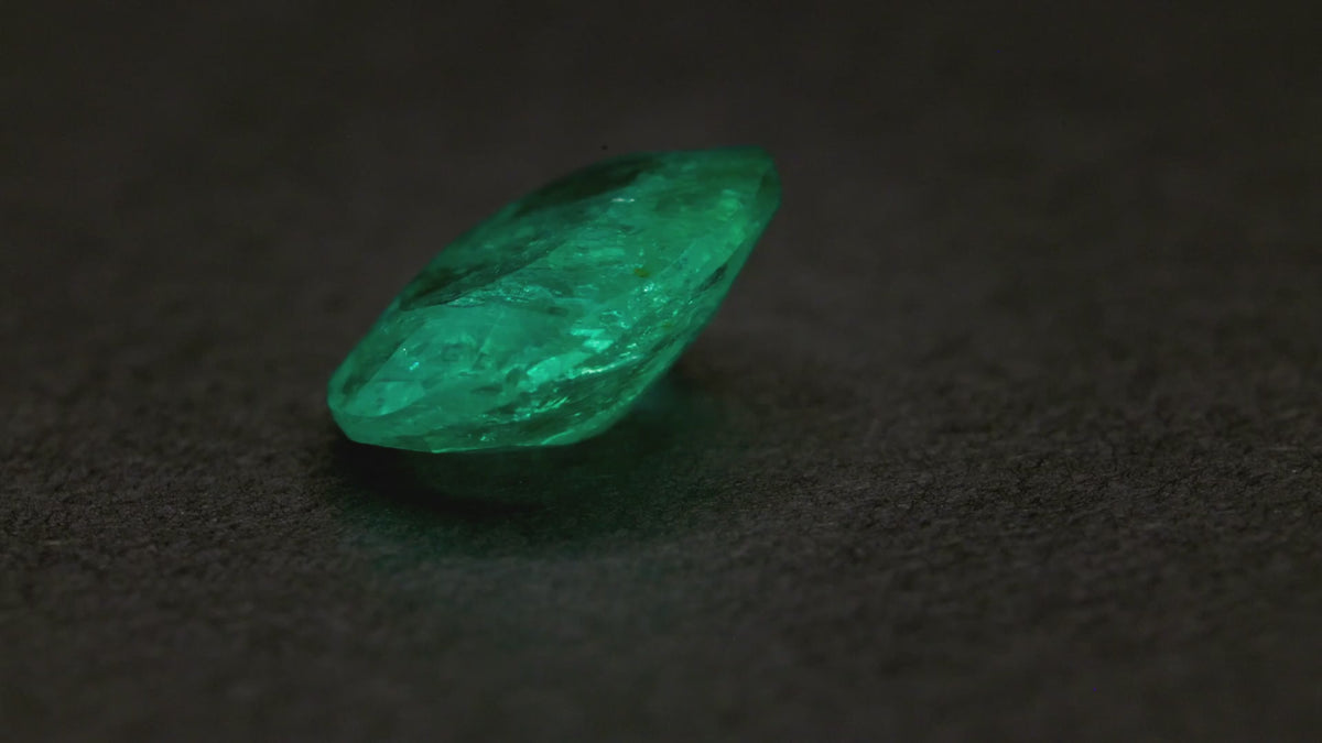 1.82 ct untreated no-oil Colombian emerald, oval, view 2